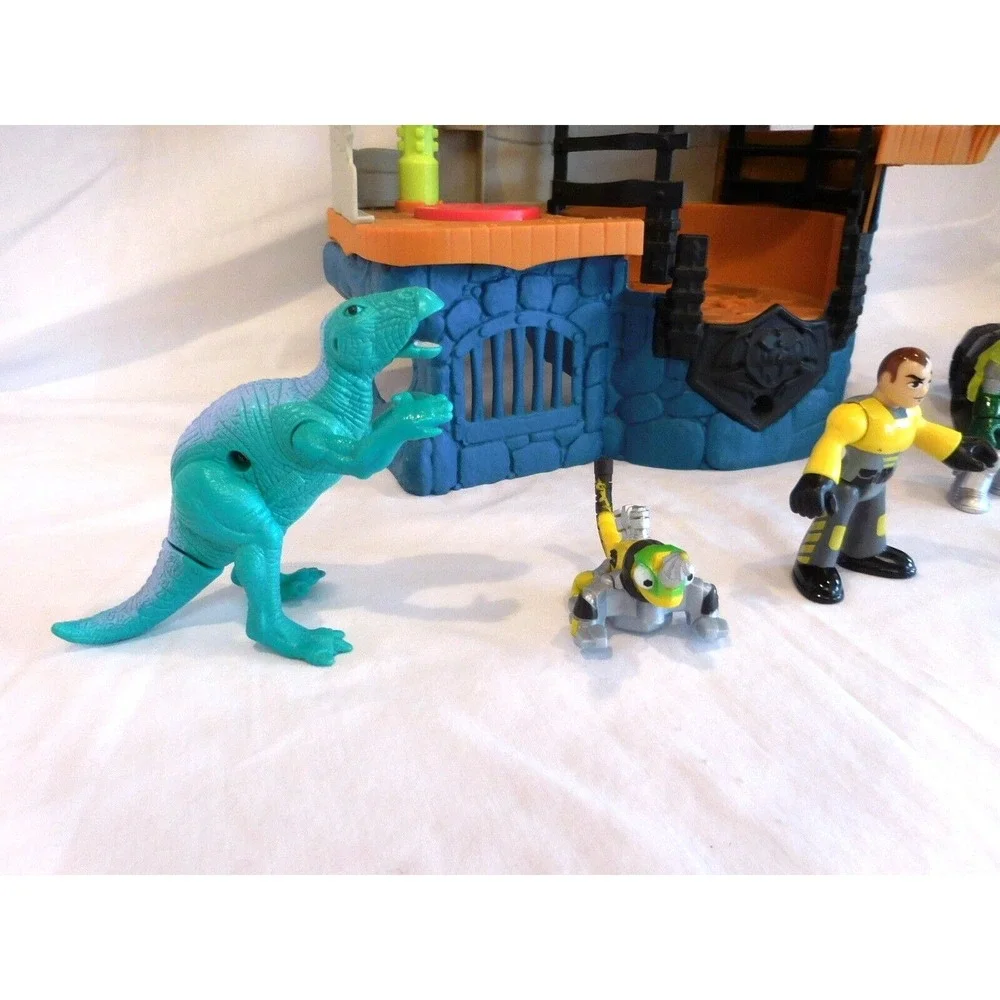 Fisher-Price Imaginext Castle Wizard Tower Playset‎ Lights + Sounds + Figures